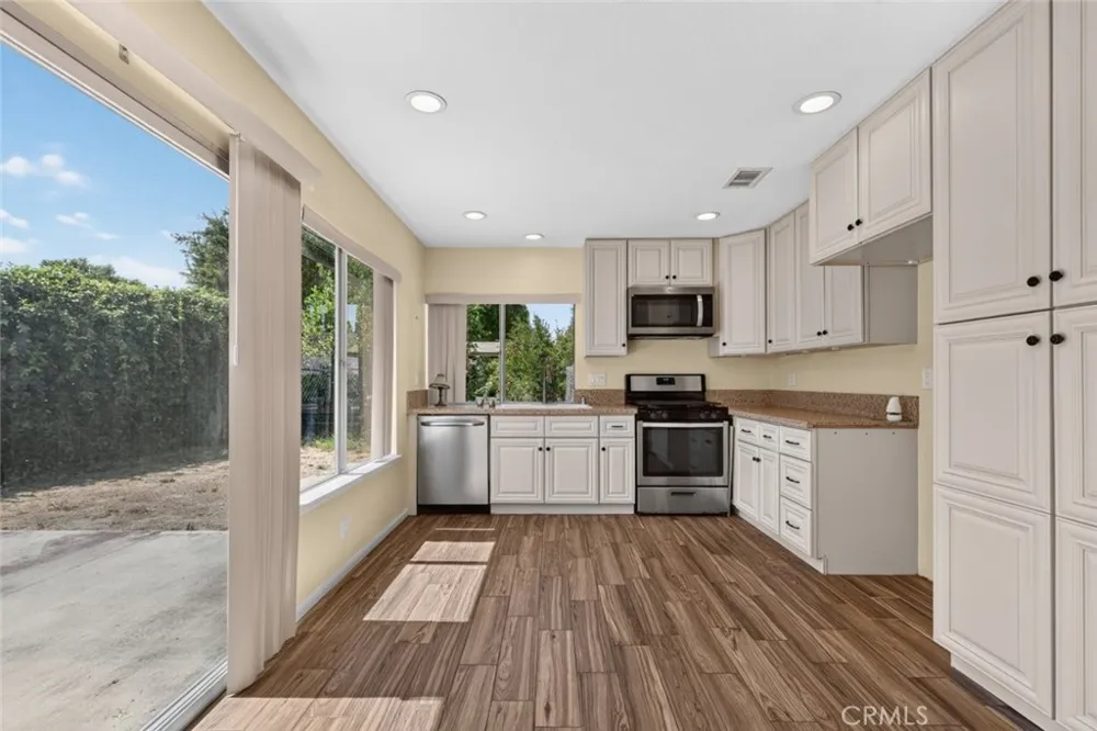 2380 Bryson Place Simi Valley, CA 93065