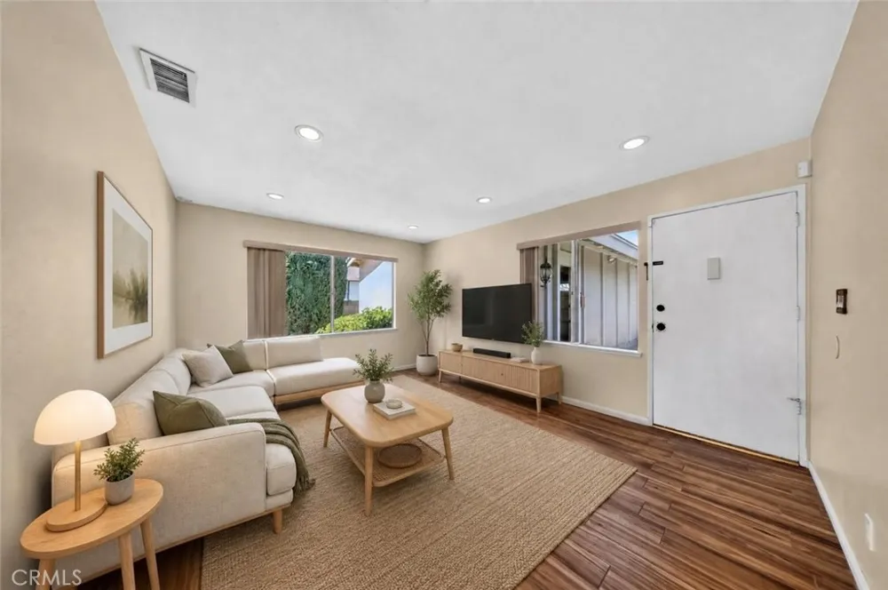 2380 Bryson Place Simi Valley, CA 93065