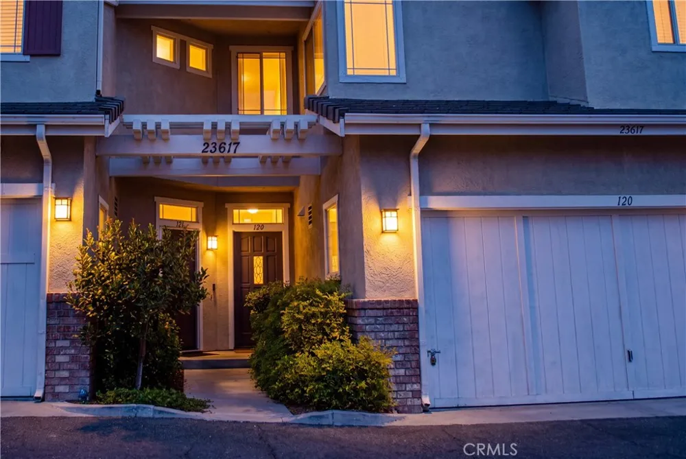 23617 Big Sky Walk #120 Valencia, CA 91354