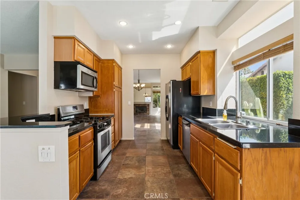 69921 Willow Lane Cathedral City, CA 92234
