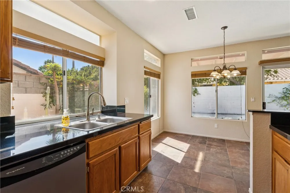 69921 Willow Lane Cathedral City, CA 92234