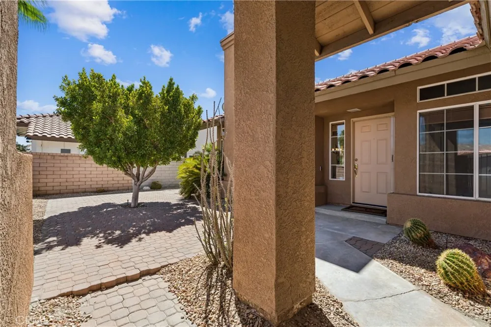 69921 Willow Lane Cathedral City, CA 92234