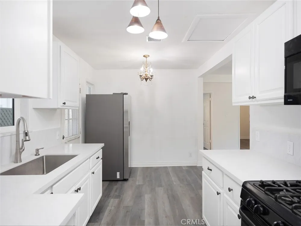 5020 Topanga Canyon Boulevard Woodland Hills, CA 91364