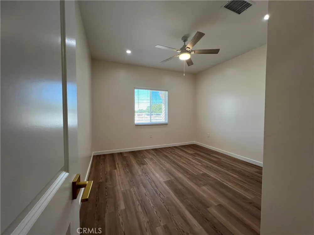 10658 East Avenue R10 Littlerock, CA 93543