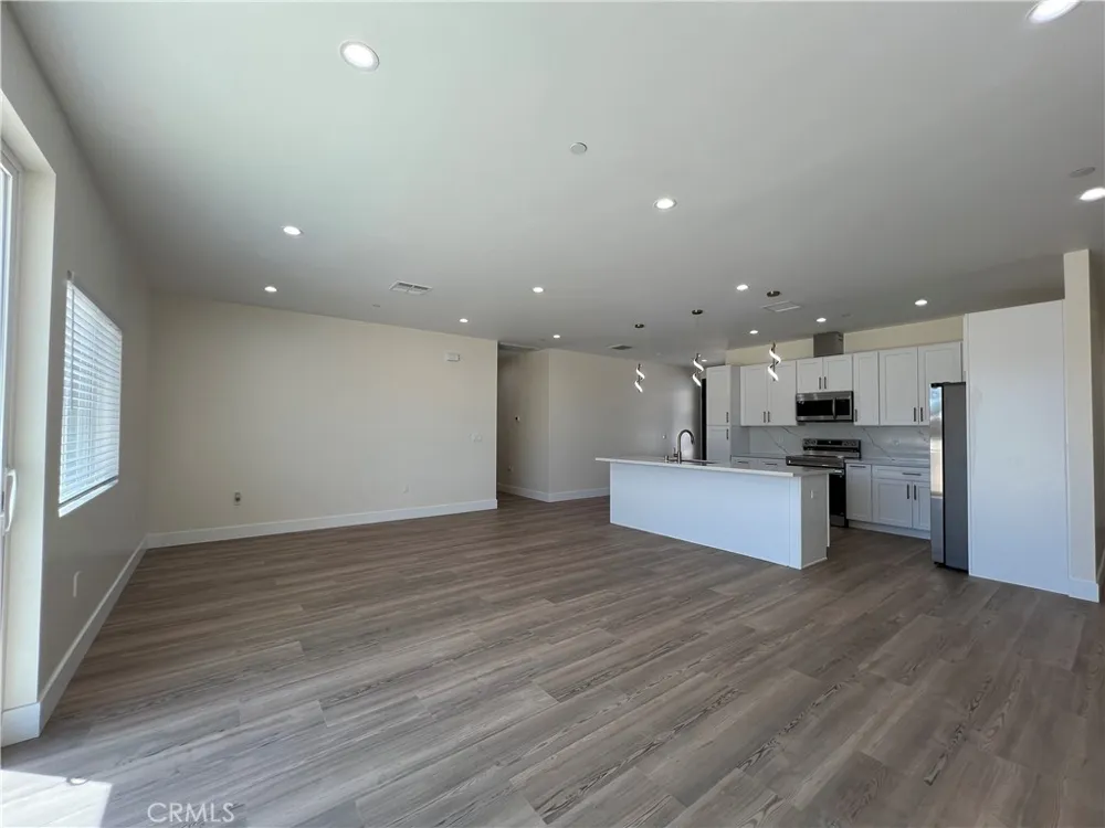 10658 East Avenue R10 Littlerock, CA 93543