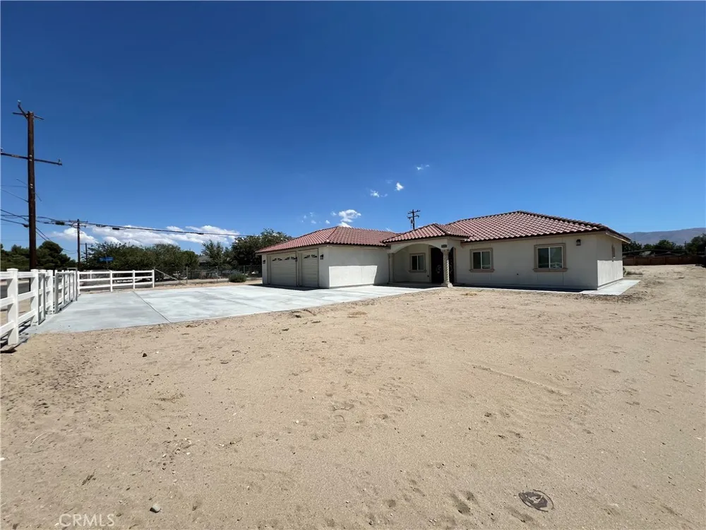 10658 East Avenue R10 Littlerock, CA 93543