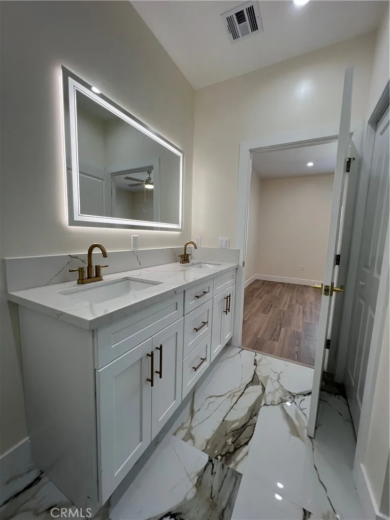 10658 East Avenue R10 Littlerock, CA 93543
