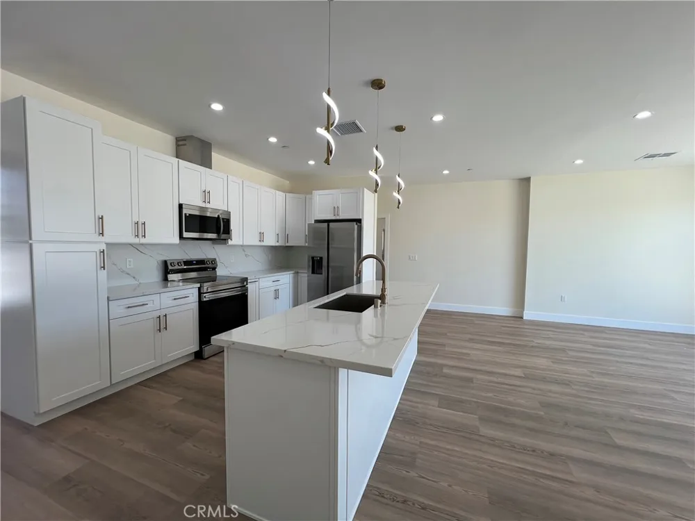 10658 East Avenue R10 Littlerock, CA 93543