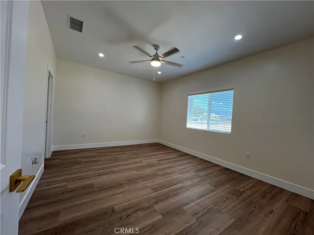 10658 East Avenue R10 Littlerock, CA 93543