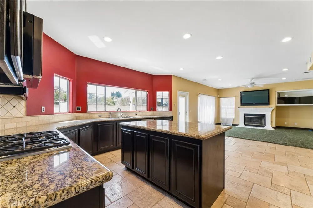 847 Amaryllis Avenue Simi Valley, CA 93065