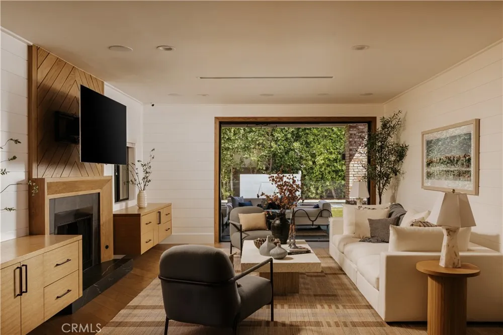 14803 Otsego Street Sherman Oaks, CA 91403
