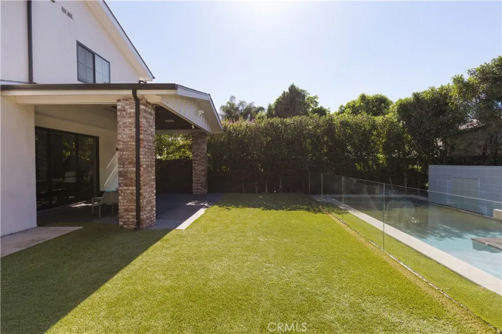14803 Otsego Street Sherman Oaks, CA 91403