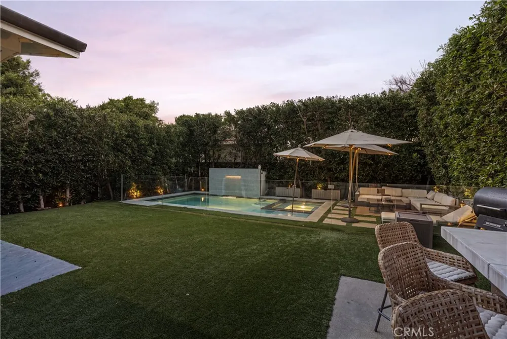 14803 Otsego Street Sherman Oaks, CA 91403