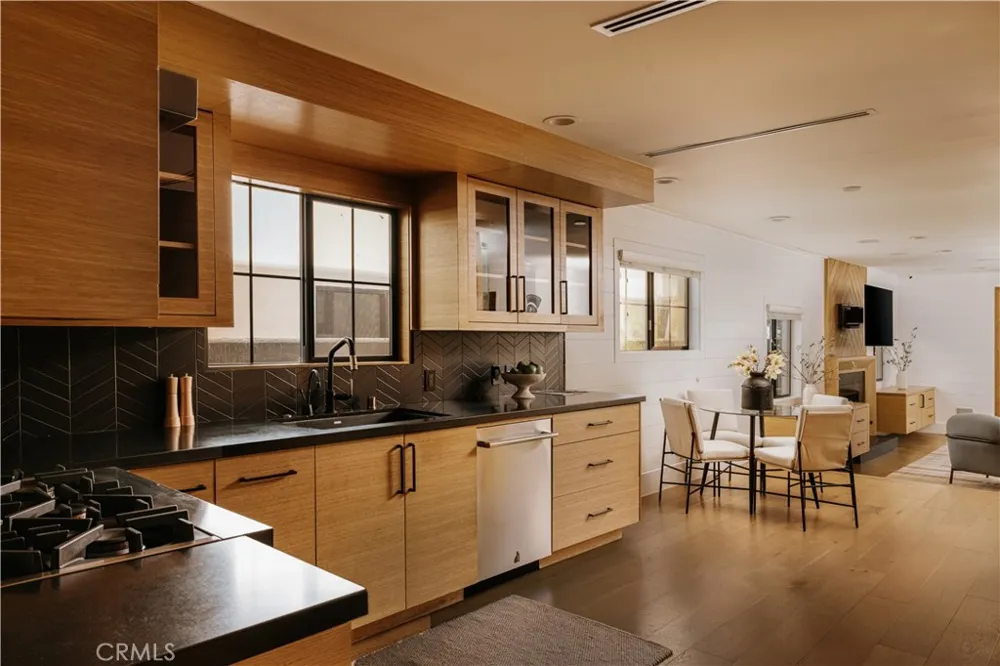 14803 Otsego Street Sherman Oaks, CA 91403