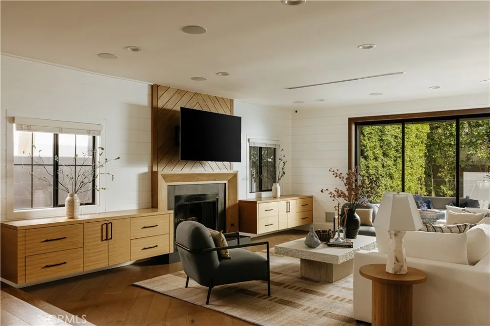 14803 Otsego Street Sherman Oaks, CA 91403