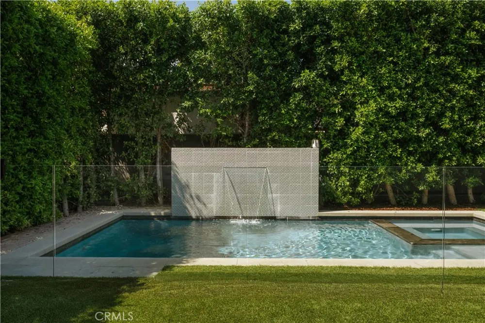 14803 Otsego Street Sherman Oaks, CA 91403