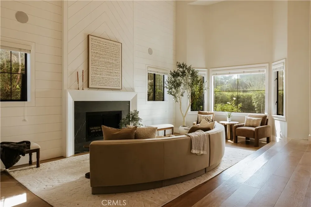 14803 Otsego Street Sherman Oaks, CA 91403