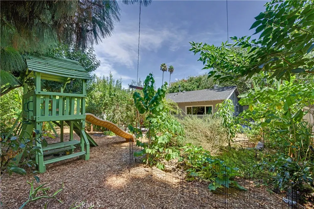 7329 Sausalito West Hills, CA 91307