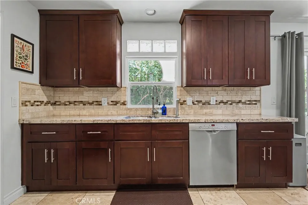 7329 Sausalito West Hills, CA 91307