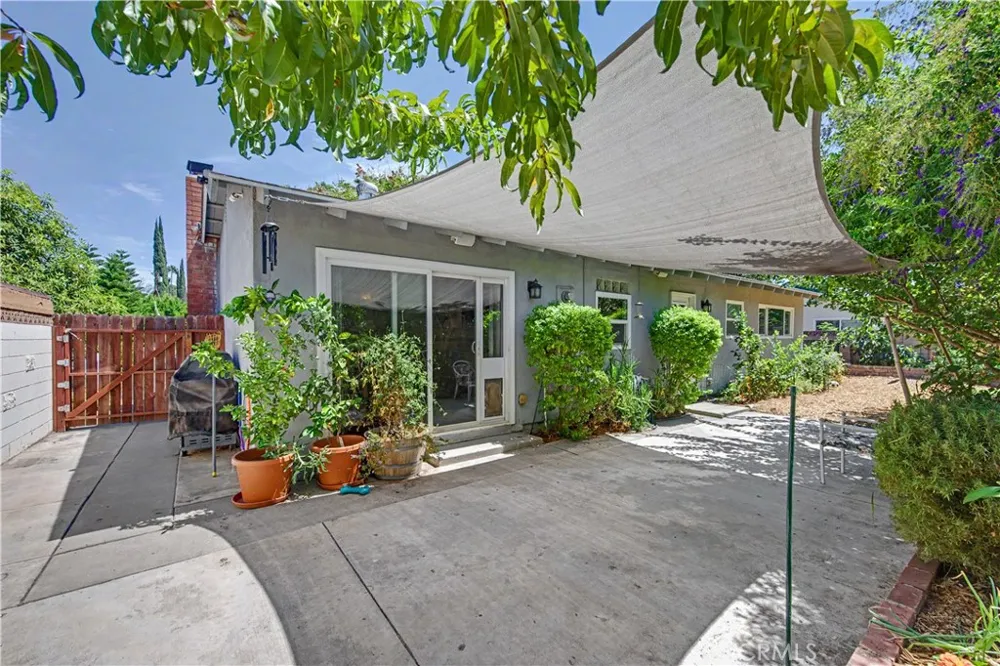 7329 Sausalito West Hills, CA 91307