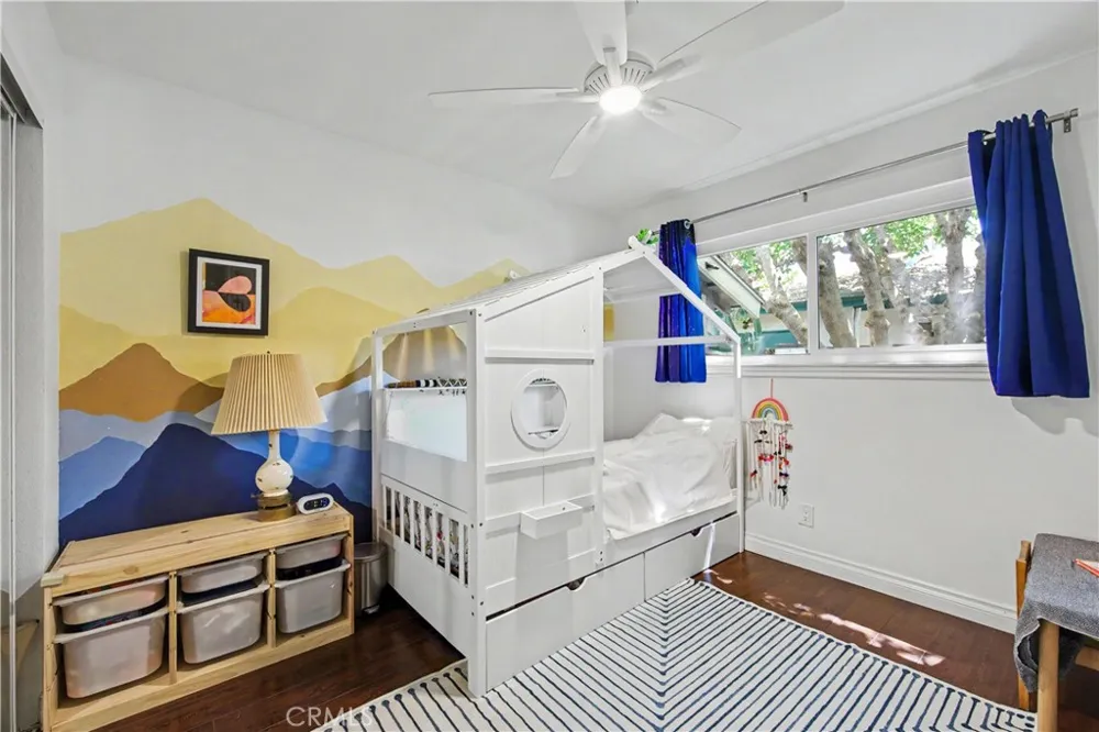 7329 Sausalito West Hills, CA 91307