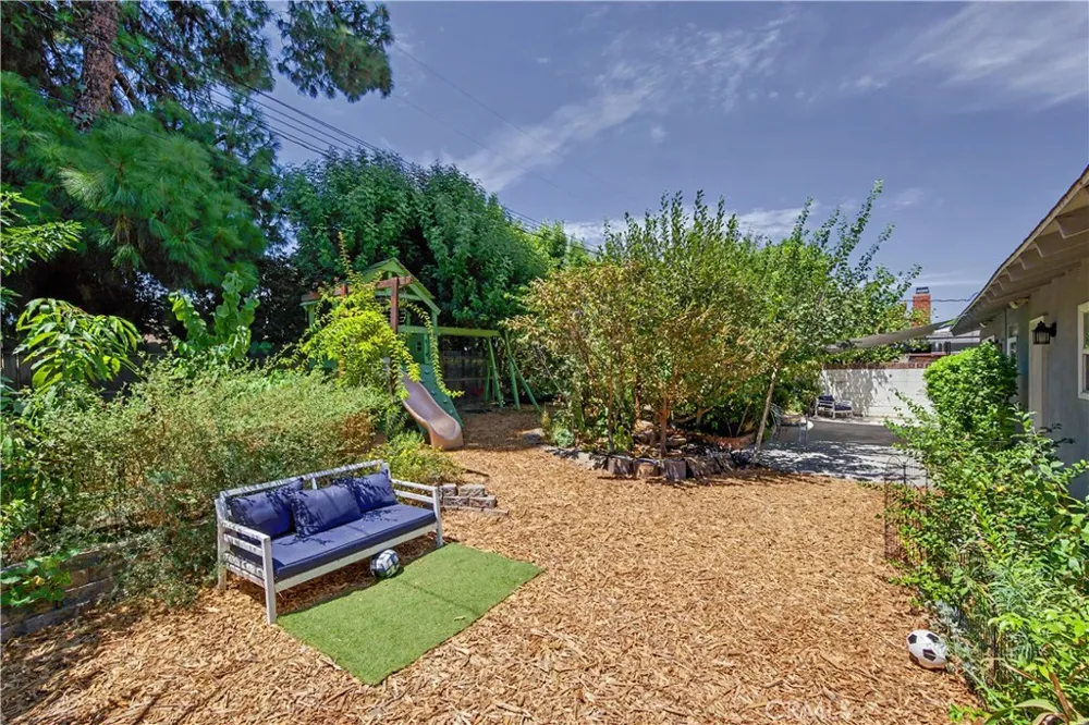7329 Sausalito West Hills, CA 91307