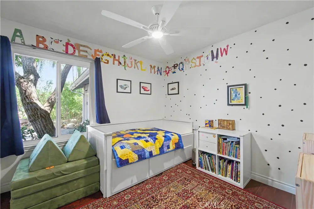 7329 Sausalito West Hills, CA 91307