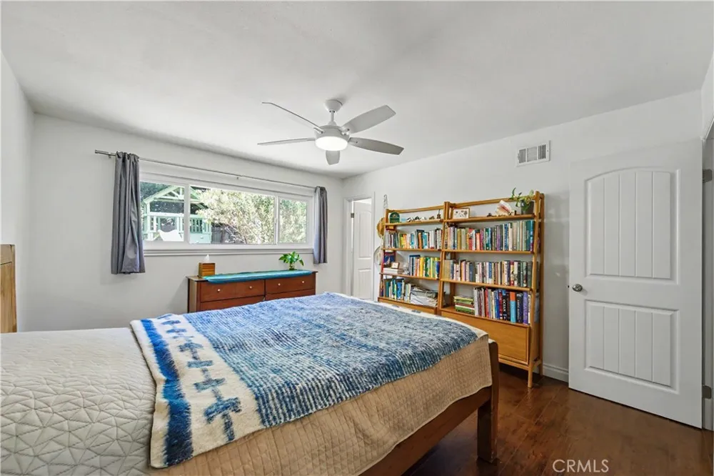 7329 Sausalito West Hills, CA 91307