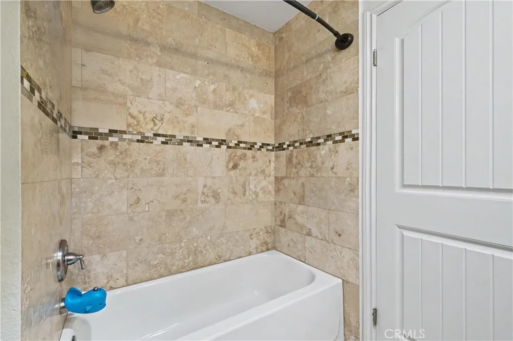 7329 Sausalito West Hills, CA 91307