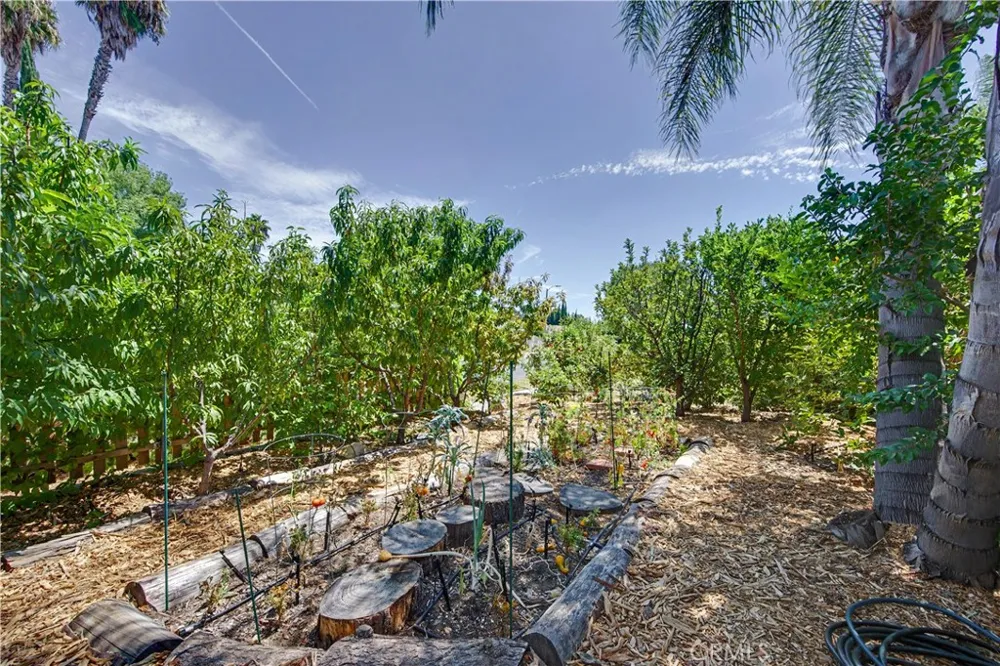 7329 Sausalito West Hills, CA 91307