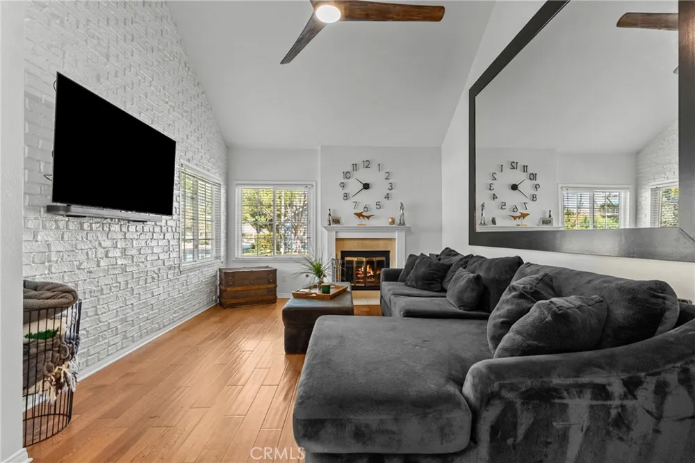 23950 Bar Harbor Court Valencia, CA 91355