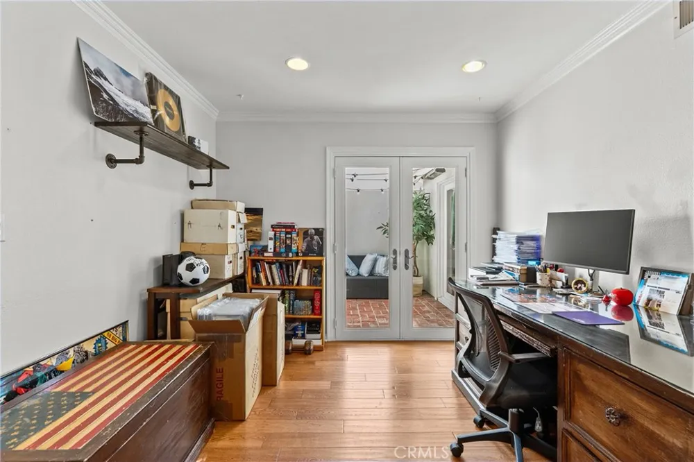 23950 Bar Harbor Court Valencia, CA 91355