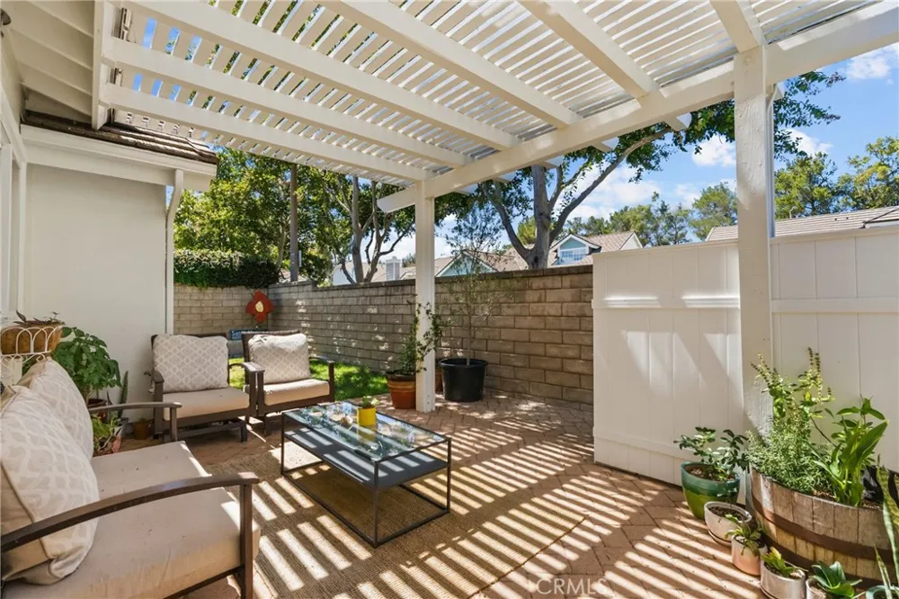 23950 Bar Harbor Court Valencia, CA 91355