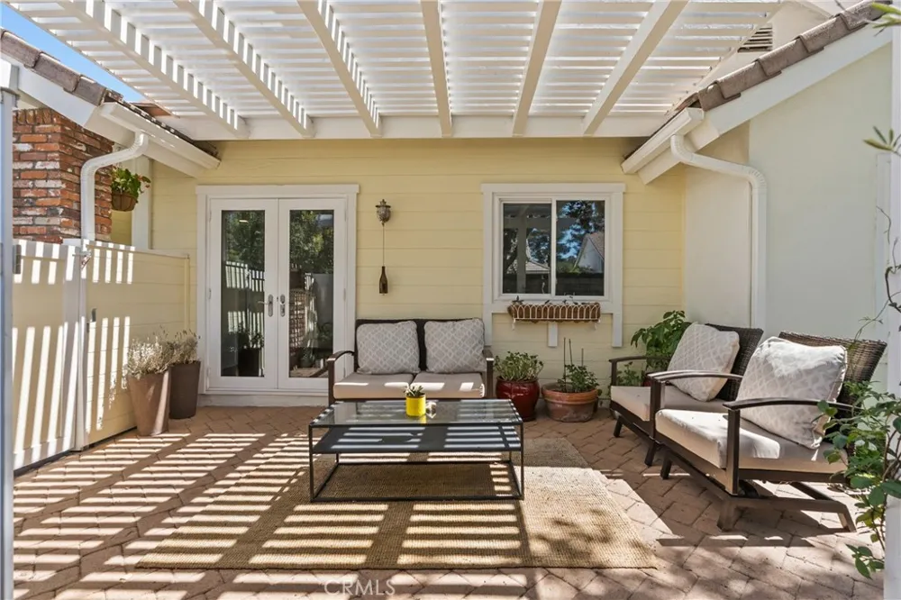 23950 Bar Harbor Court Valencia, CA 91355