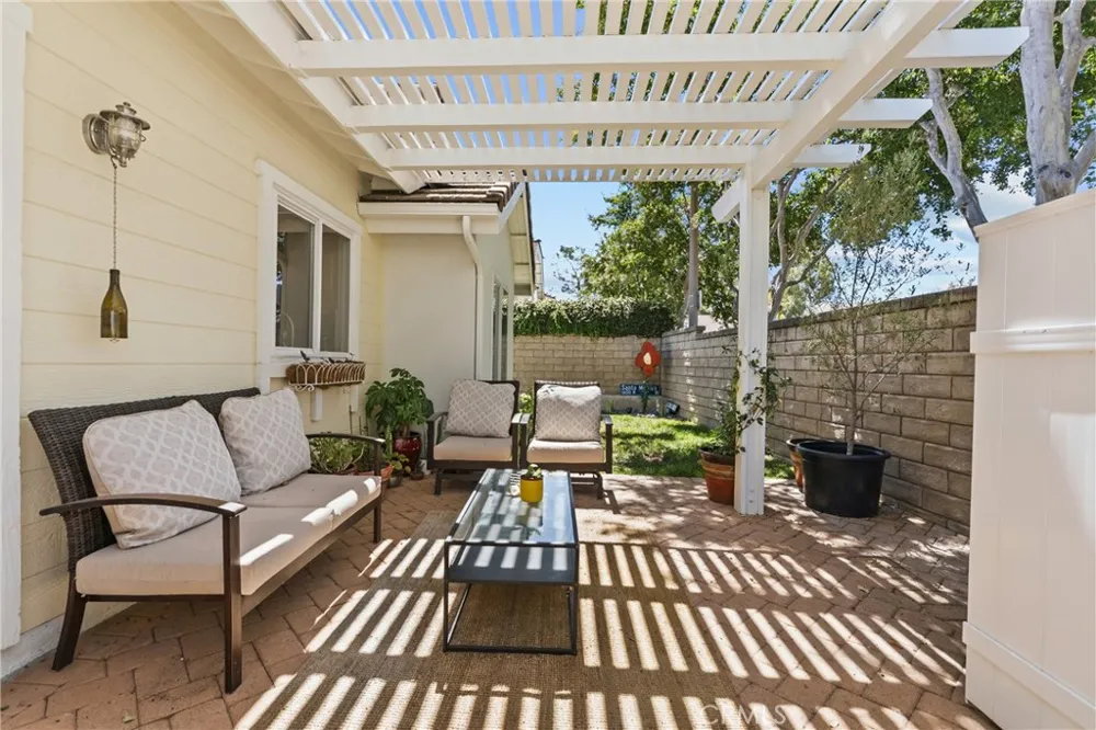 23950 Bar Harbor Court Valencia, CA 91355