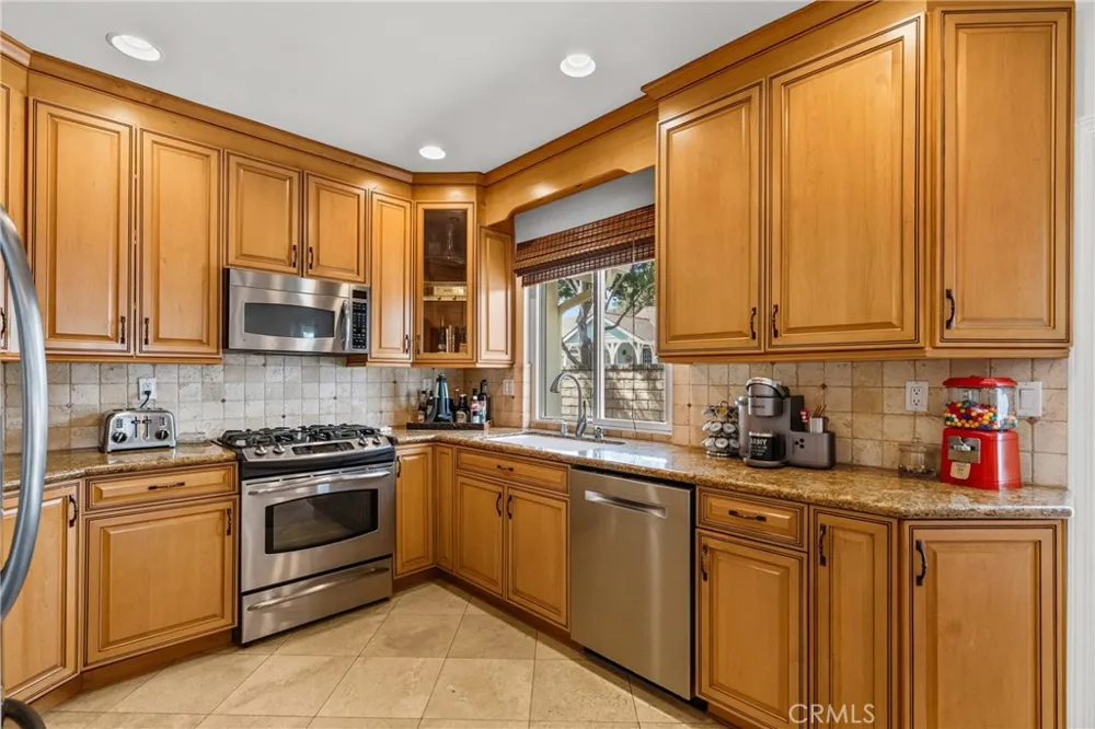 23950 Bar Harbor Court Valencia, CA 91355