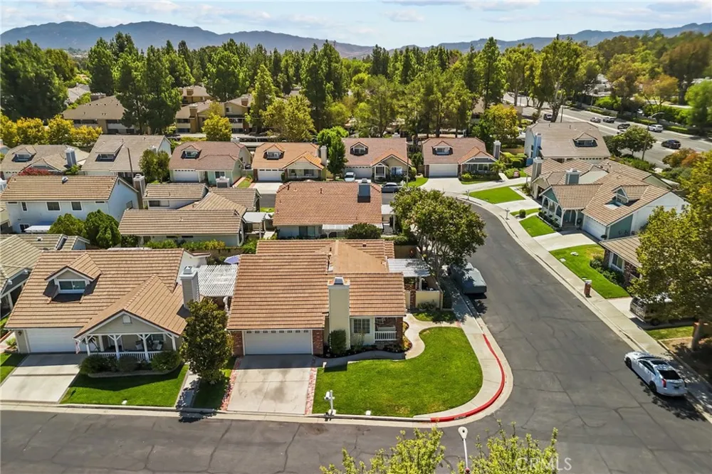 23950 Bar Harbor Court Valencia, CA 91355