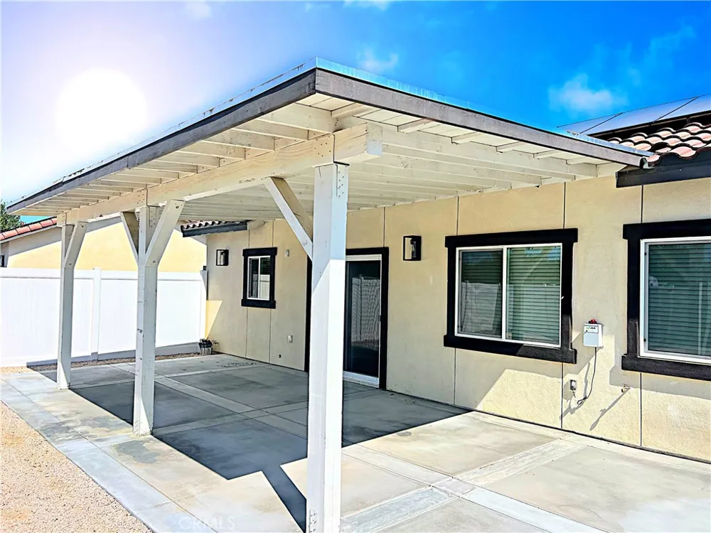 9256 E Avenue R-14 E Littlerock, CA 93543