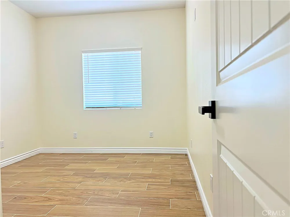 9256 E Avenue R-14 E Littlerock, CA 93543