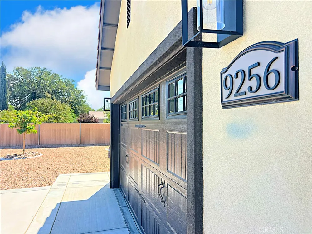 9256 E Avenue R-14 E Littlerock, CA 93543