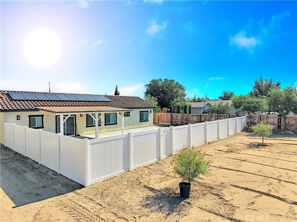 9256 E Avenue R-14 E Littlerock, CA 93543