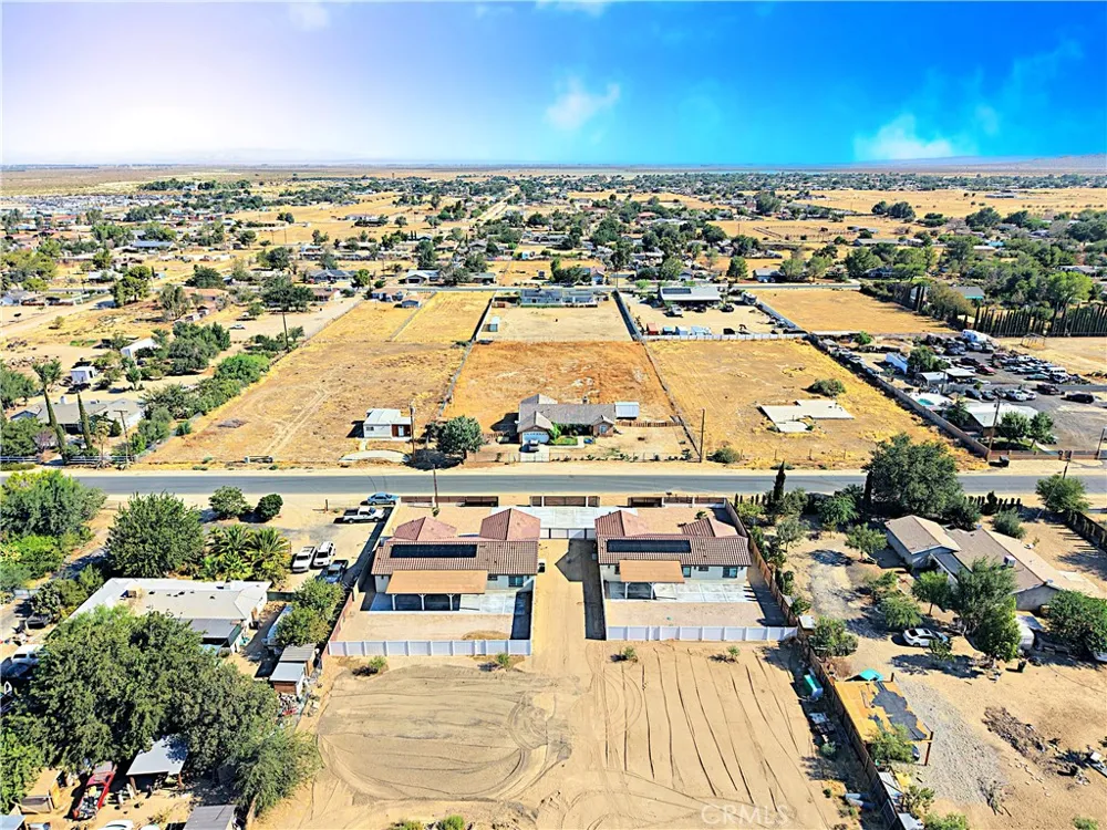 9256 E Avenue R-14 E Littlerock, CA 93543