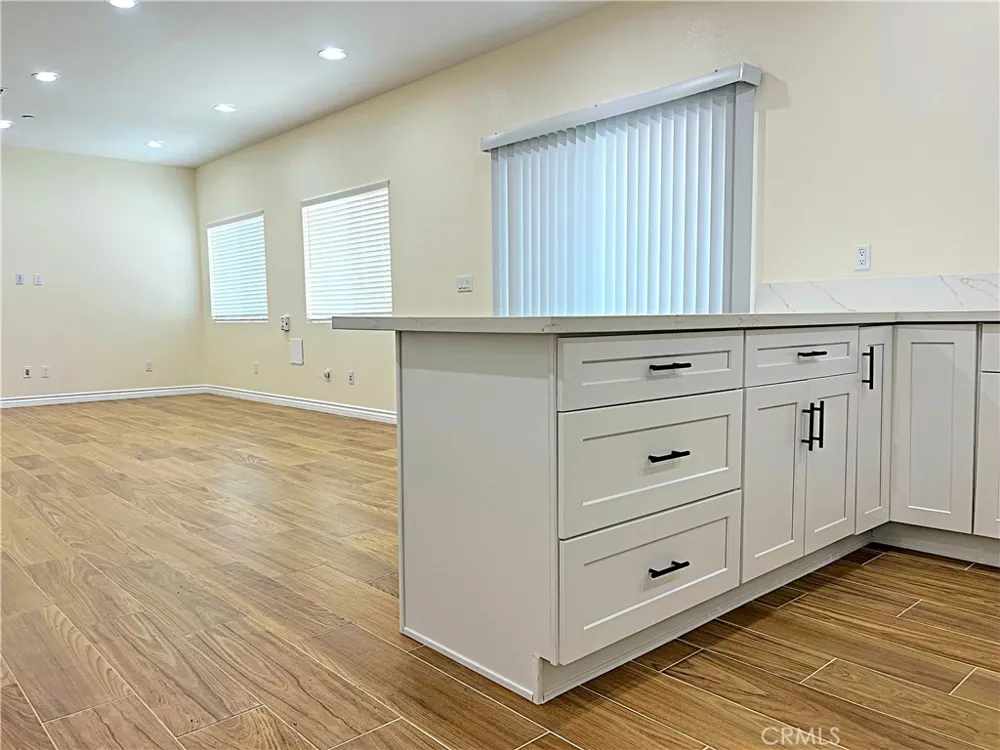 9256 E Avenue R-14 E Littlerock, CA 93543