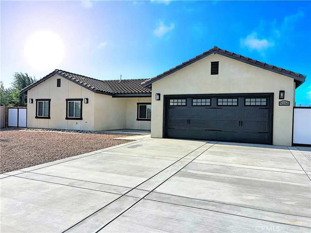 9256 E Avenue R-14 E Littlerock, CA 93543