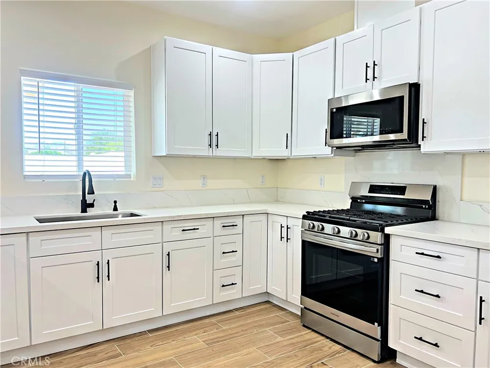 9256 E Avenue R-14 E Littlerock, CA 93543
