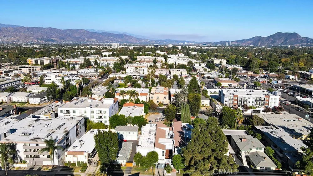 5230 Bellingham #7 Valley Village, CA 91607