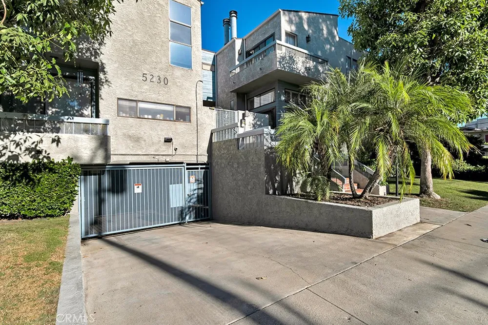 5230 Bellingham #7 Valley Village, CA 91607