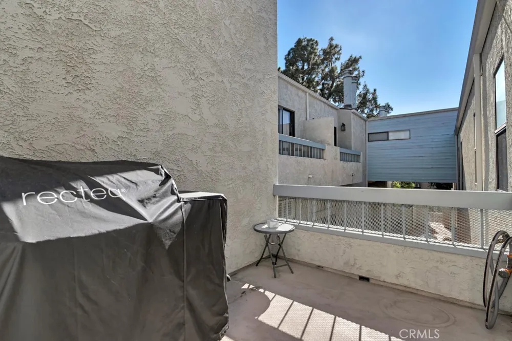 5230 Bellingham #7 Valley Village, CA 91607