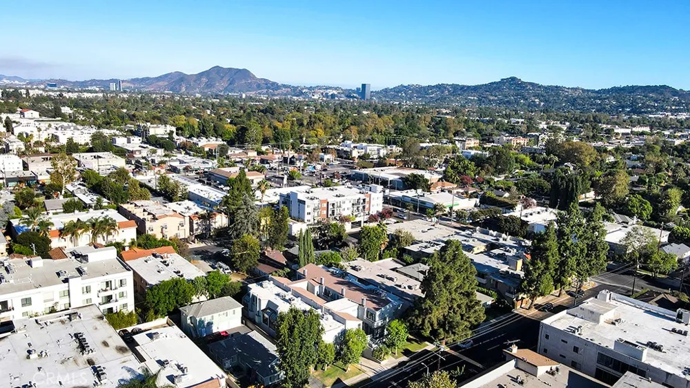 5230 Bellingham #7 Valley Village, CA 91607