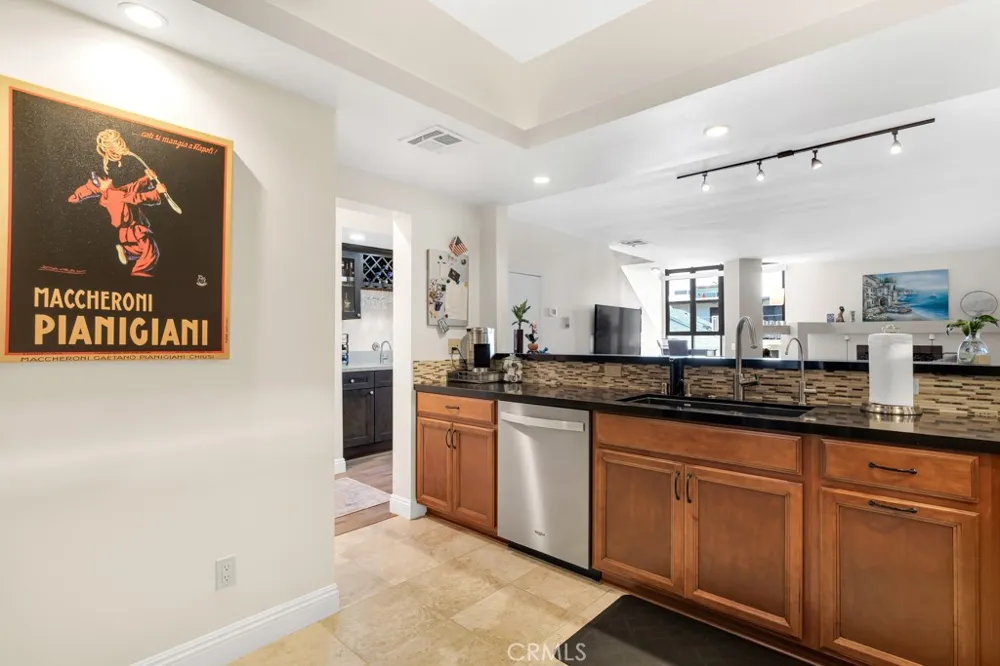 5230 Bellingham #7 Valley Village, CA 91607